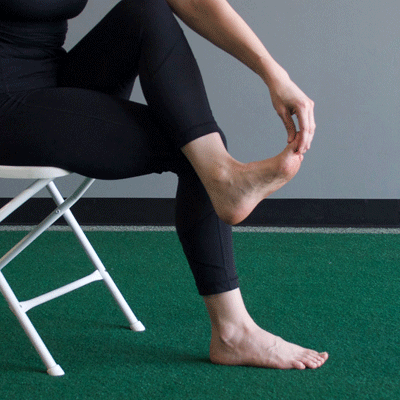 400x400_Plantar_Fasciitis_Stretches_to_Soothe_Heel_Pain_Big_Toe_Stretch (1)